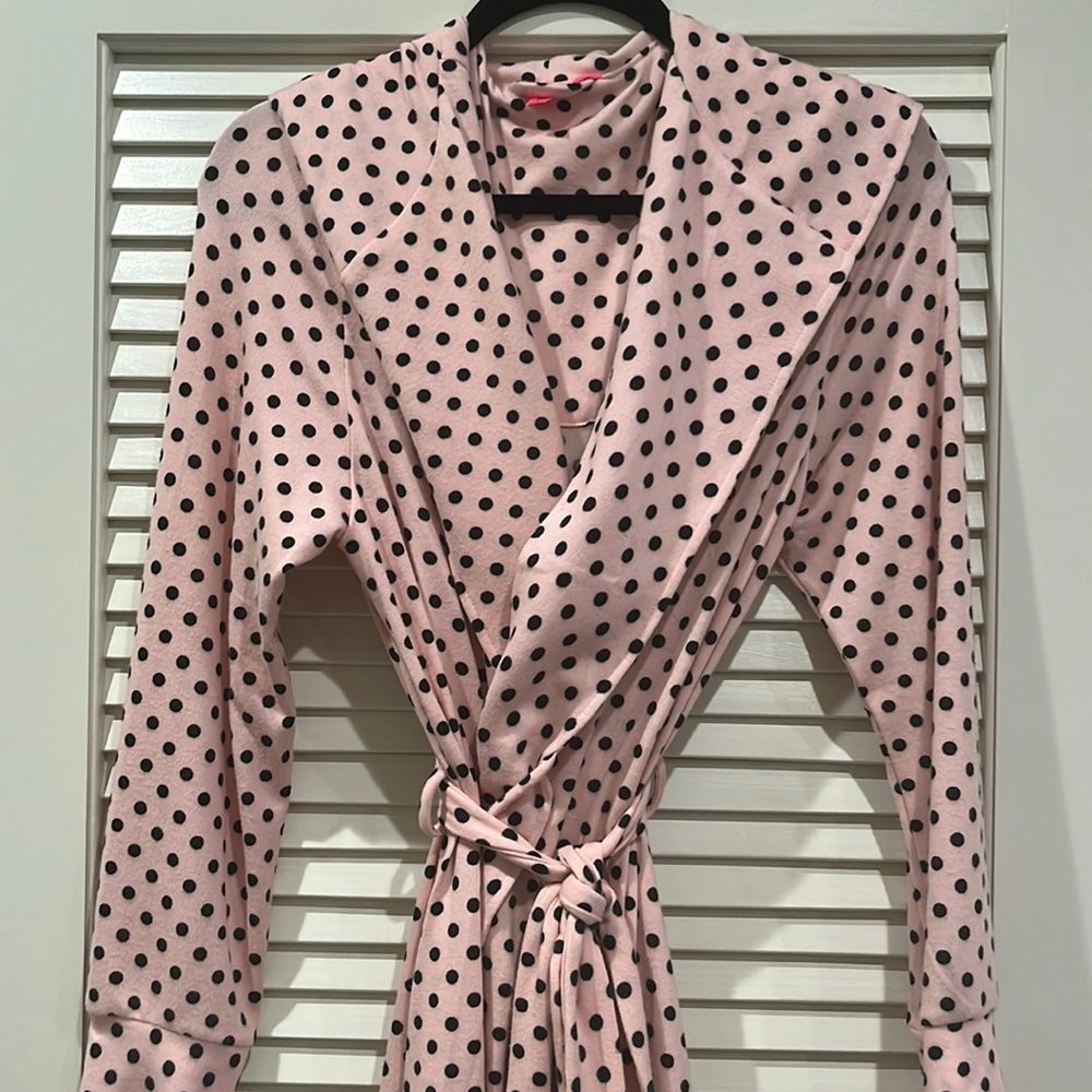 Betsey Johnson hooded robe. Women’s Large.
